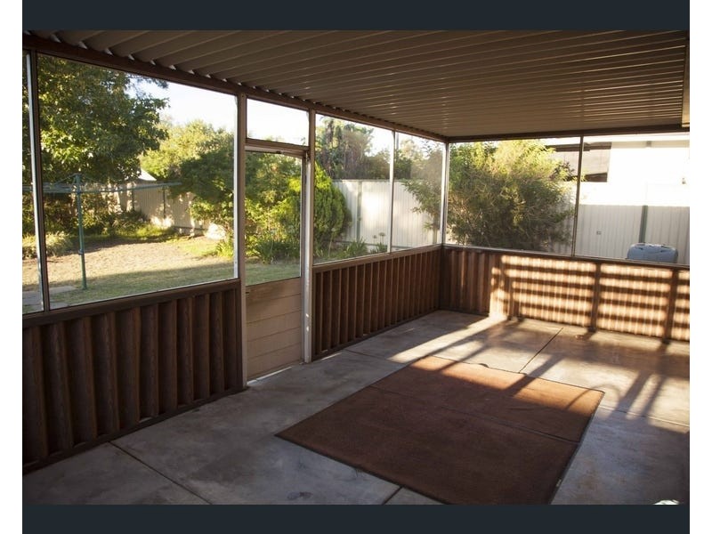 92 Sussex Road, Forrestfield WA 6058