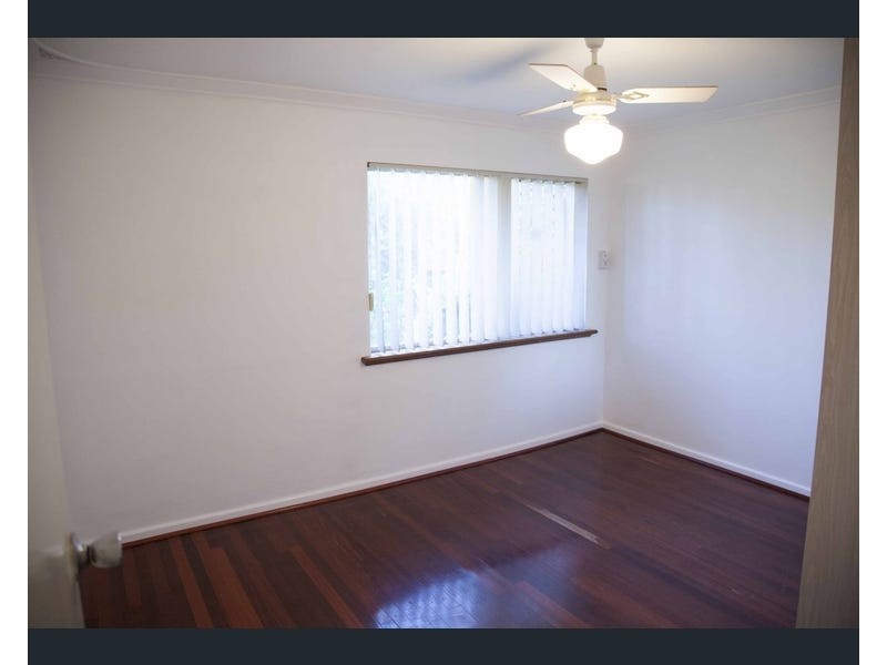 92 Sussex Road, Forrestfield WA 6058