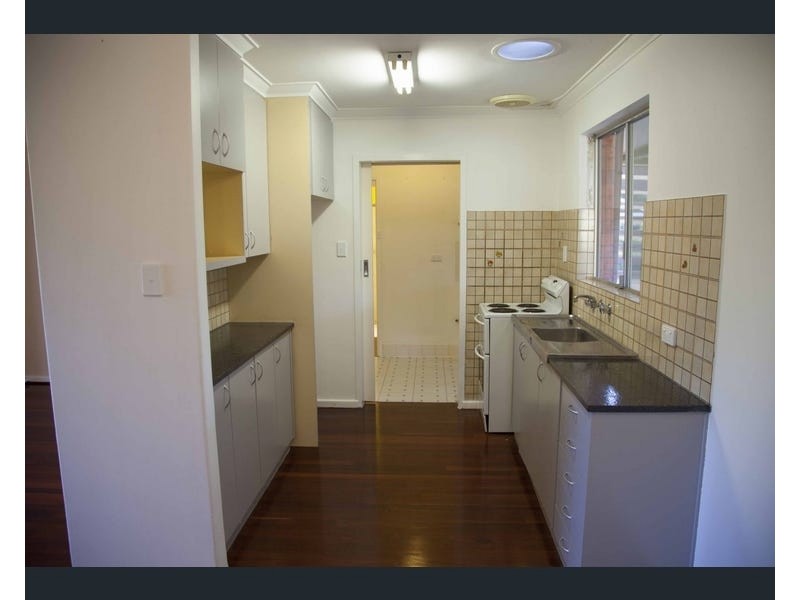 92 Sussex Road, Forrestfield WA 6058