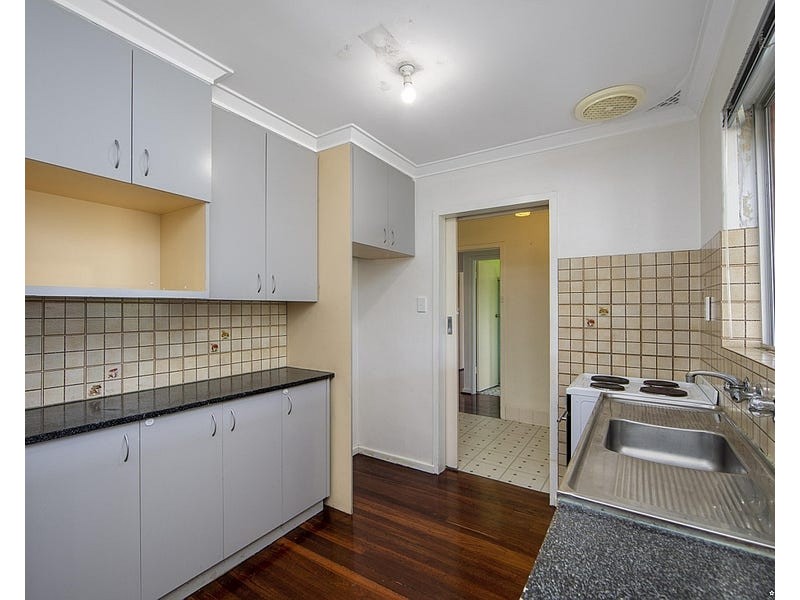 92 Sussex Road, Forrestfield WA 6058