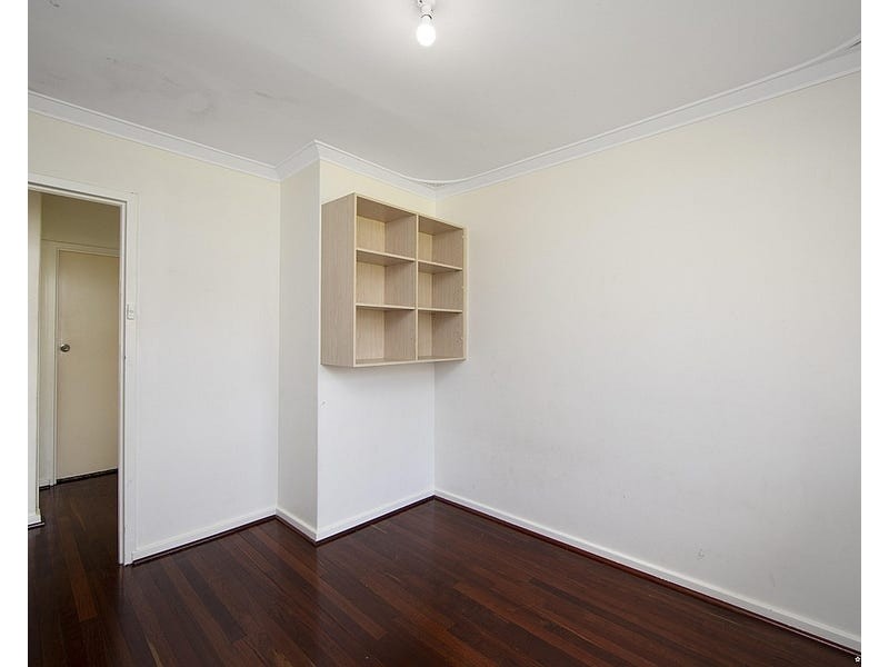 92 Sussex Road, Forrestfield WA 6058