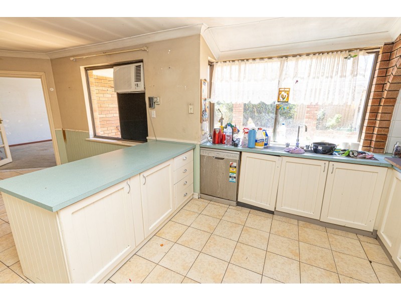 52 Tallerack Way, Forrestfield WA 6058