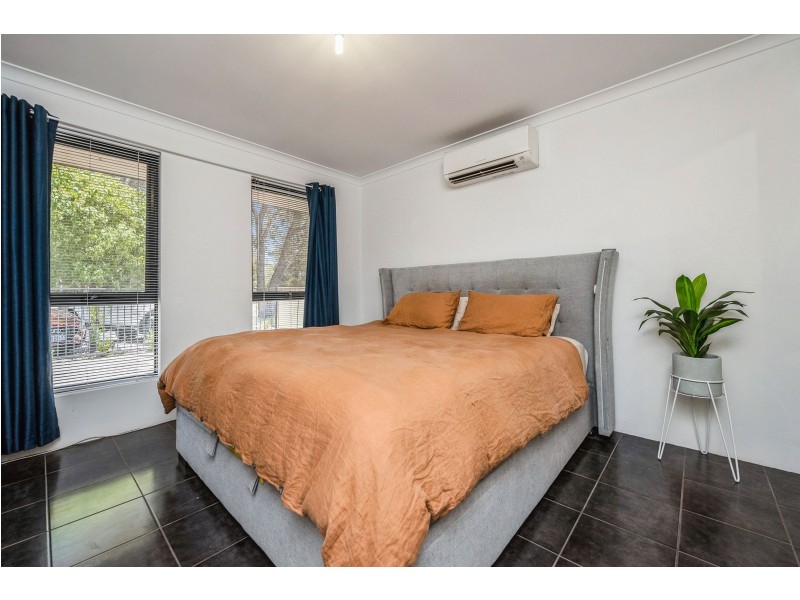 1B Jarril Place, Koongamia WA 6056