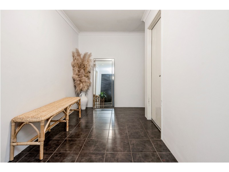 1B Jarril Place, Koongamia WA 6056