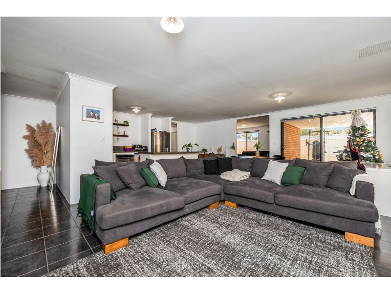 1B Jarril Place, Koongamia WA 6056