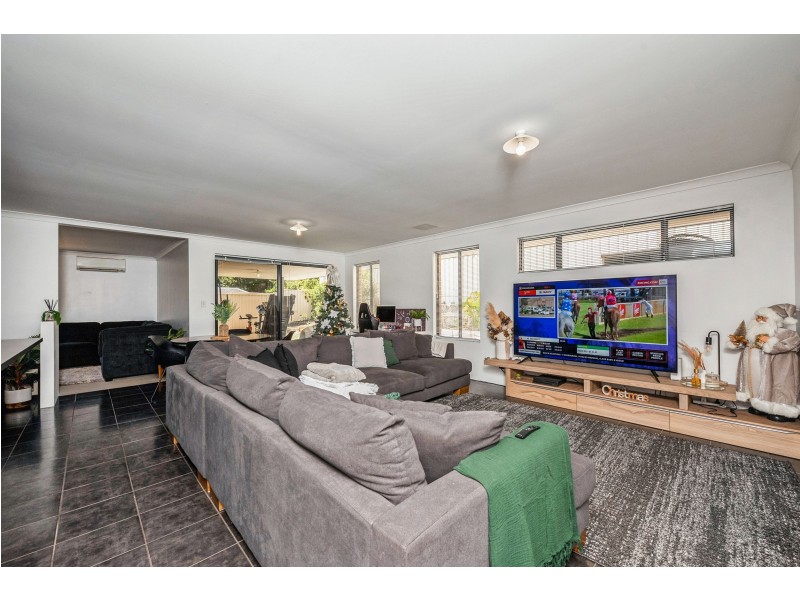 1B Jarril Place, Koongamia WA 6056