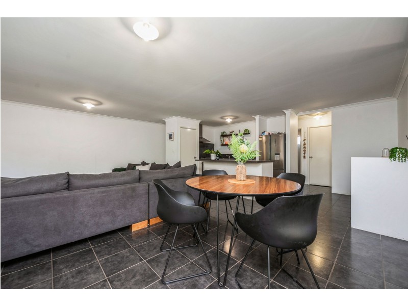 1B Jarril Place, Koongamia WA 6056