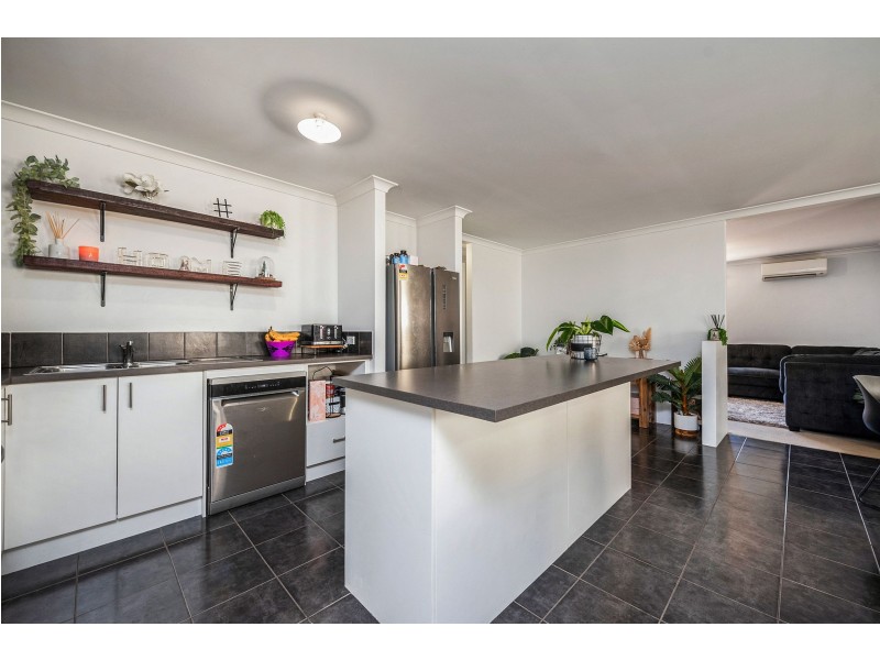 1B Jarril Place, Koongamia WA 6056