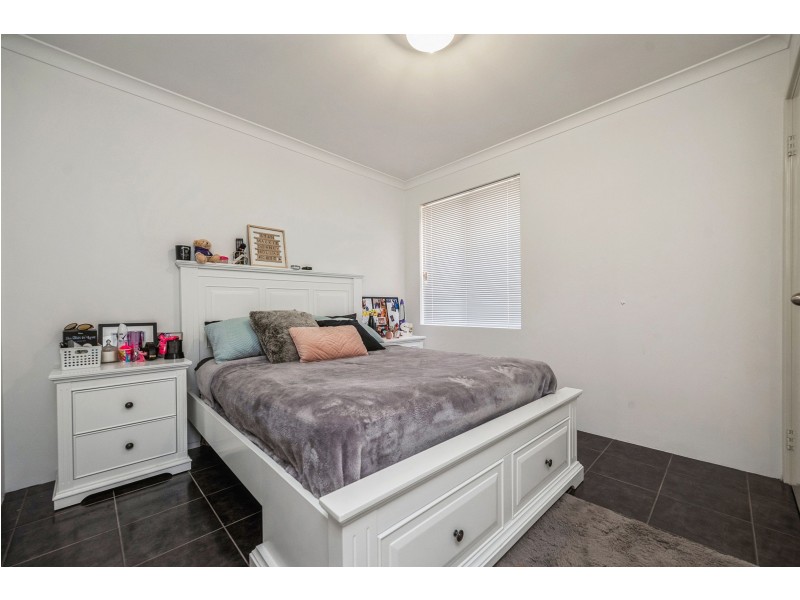1B Jarril Place, Koongamia WA 6056