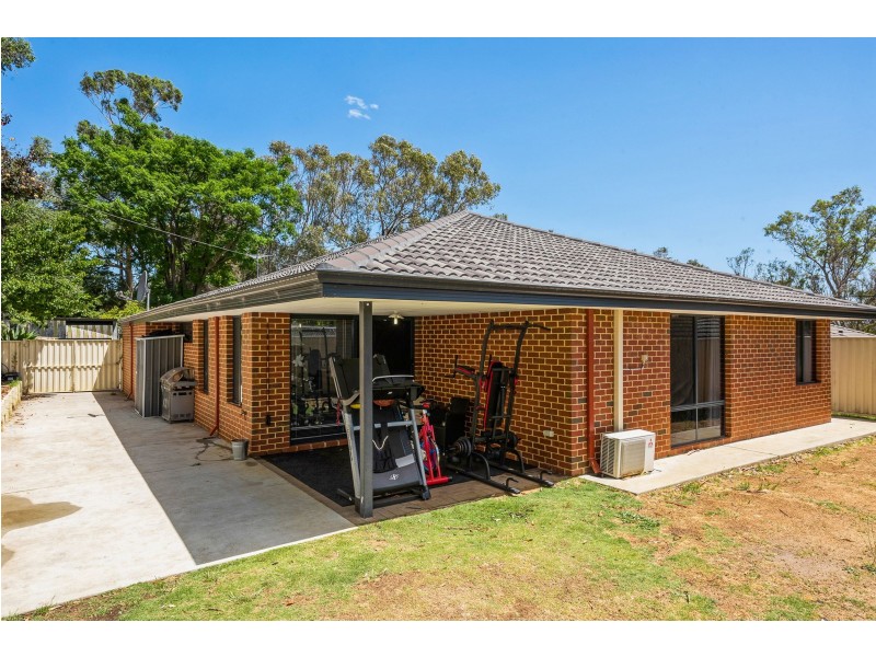 1B Jarril Place, Koongamia WA 6056