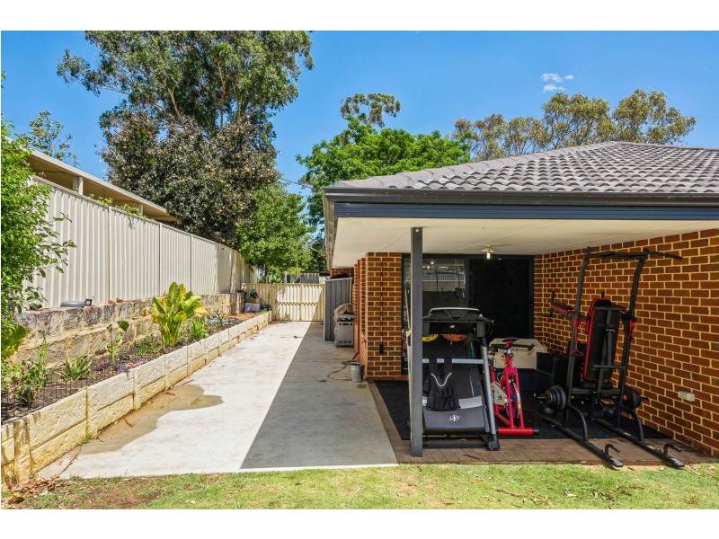 1B Jarril Place, Koongamia WA 6056