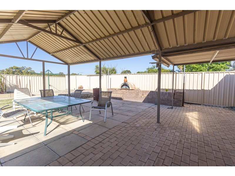 111 Blackadder Road, Swan View WA 6056