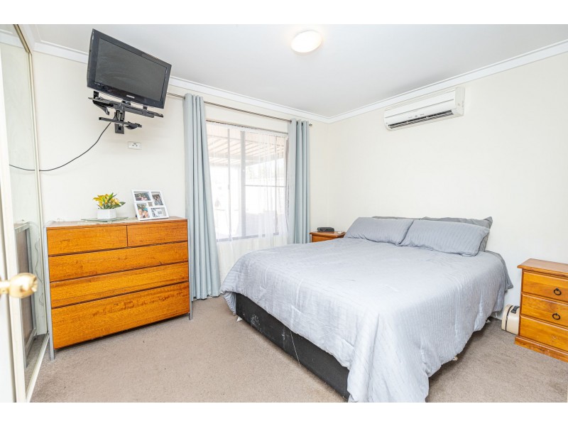 111 Blackadder Road, Swan View WA 6056
