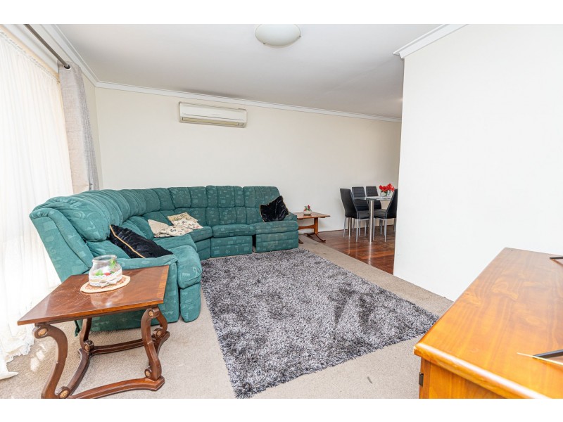 111 Blackadder Road, Swan View WA 6056