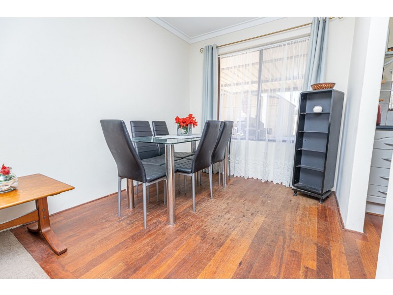 111 Blackadder Road, Swan View WA 6056
