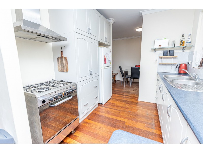 111 Blackadder Road, Swan View WA 6056