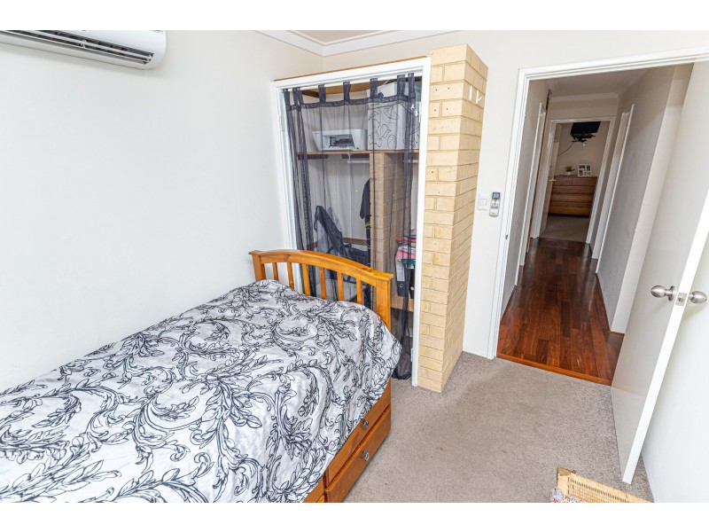 111 Blackadder Road, Swan View WA 6056