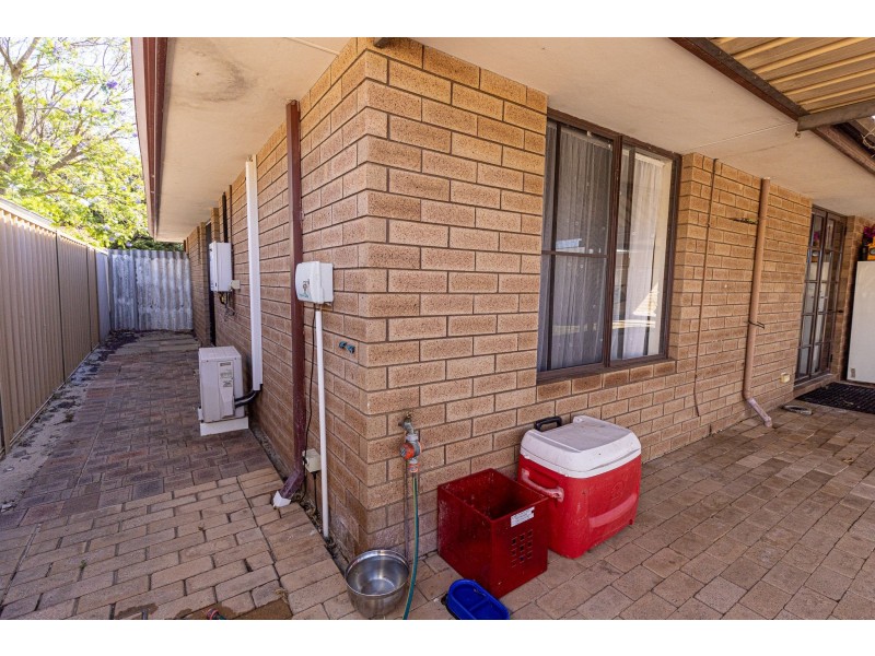 111 Blackadder Road, Swan View WA 6056