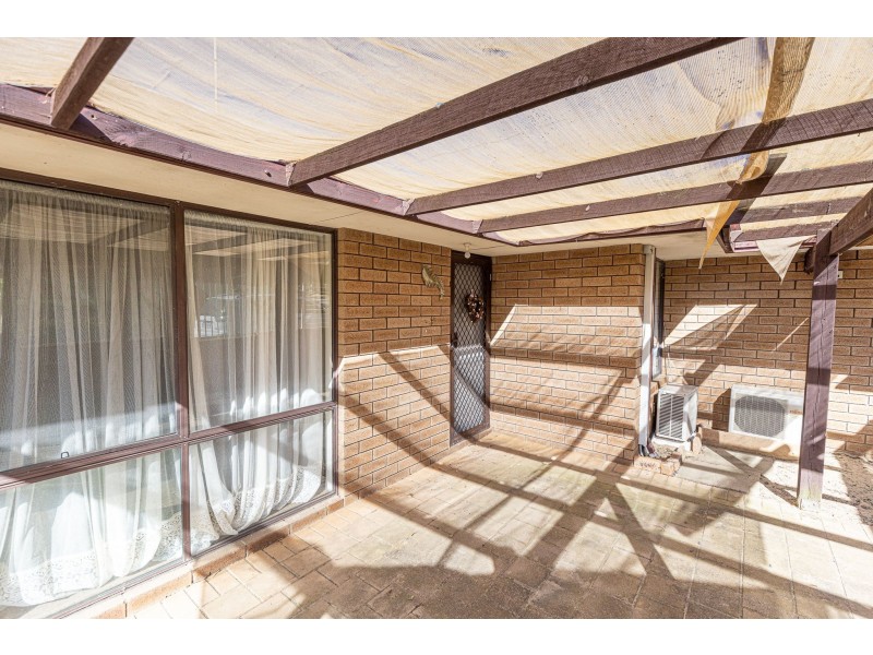 111 Blackadder Road, Swan View WA 6056