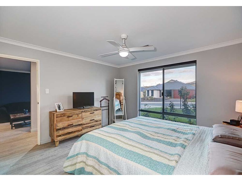 9 Lomandra Road, Helena Valley WA 6056