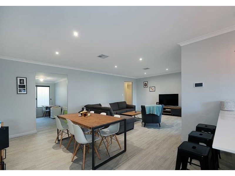 9 Lomandra Road, Helena Valley WA 6056