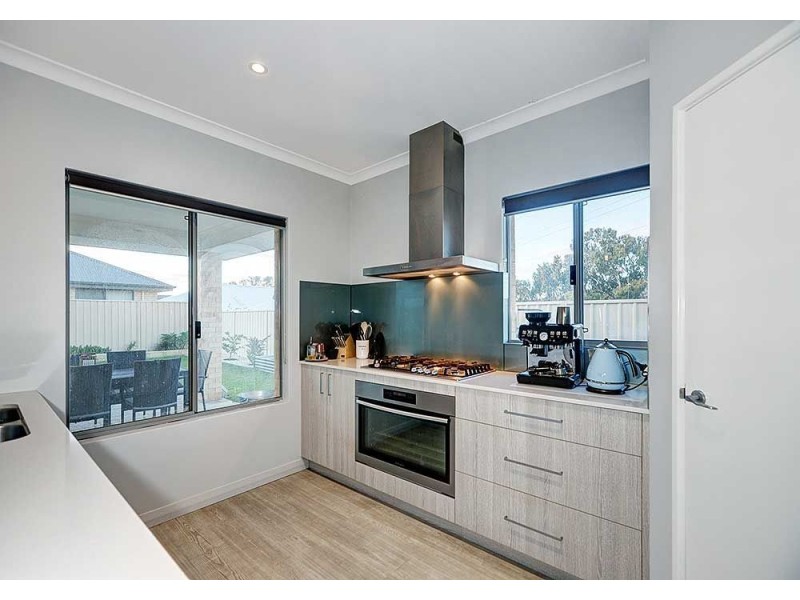 9 Lomandra Road, Helena Valley WA 6056