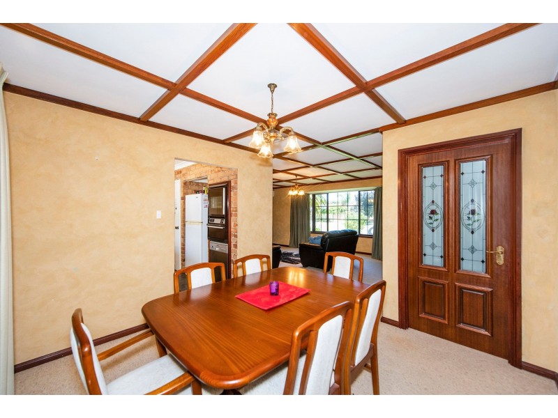 4 Birt Court, High Wycombe WA 6057