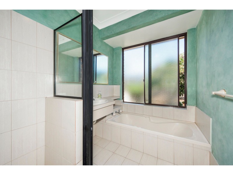 4 Birt Court, High Wycombe WA 6057