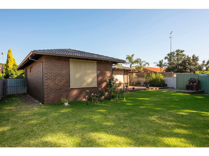 5 Citrus Grove, High Wycombe WA 6057