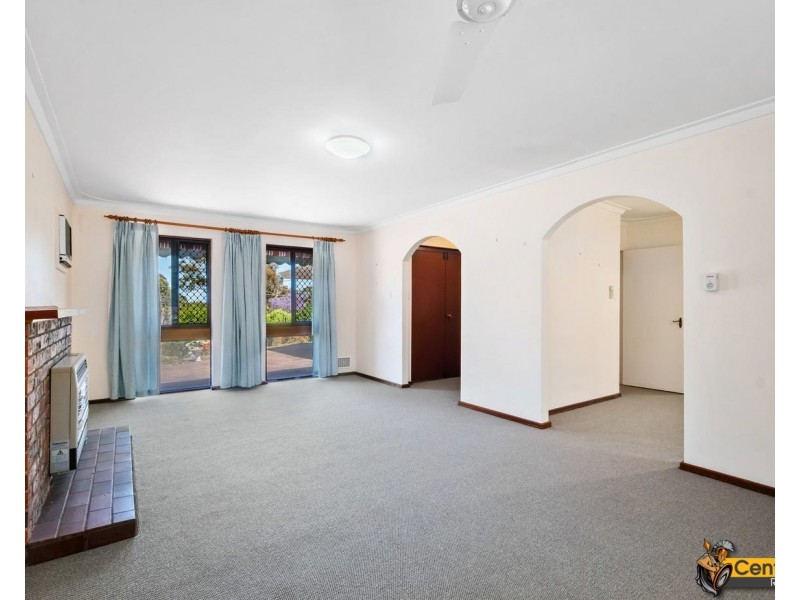 7 Robert Road, Kalamunda WA 6076