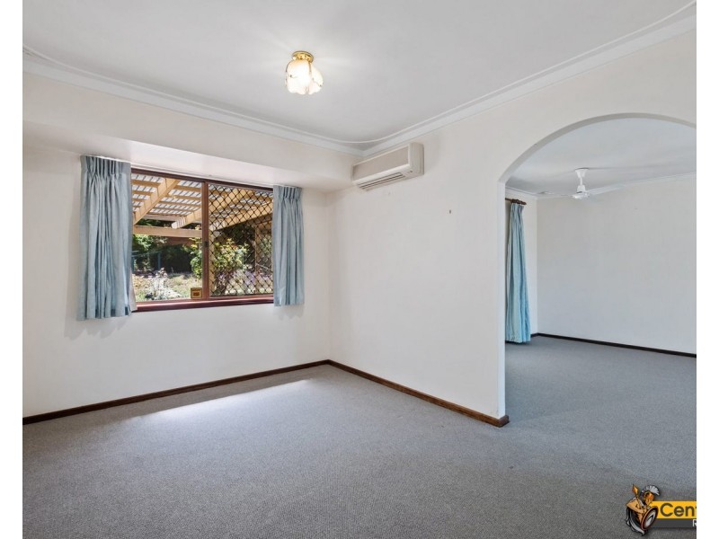 7 Robert Road, Kalamunda WA 6076