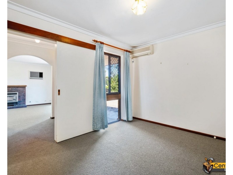 7 Robert Road, Kalamunda WA 6076