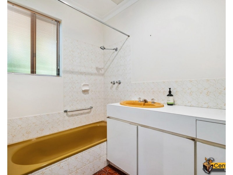 7 Robert Road, Kalamunda WA 6076