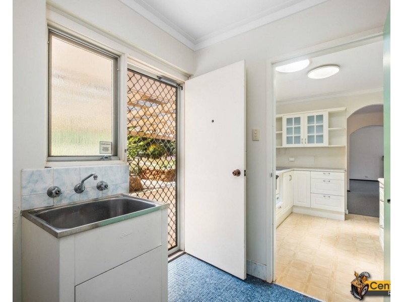 7 Robert Road, Kalamunda WA 6076