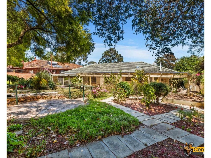 7 Robert Road, Kalamunda WA 6076