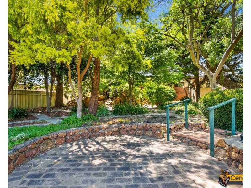 7 Robert Road, Kalamunda WA 6076