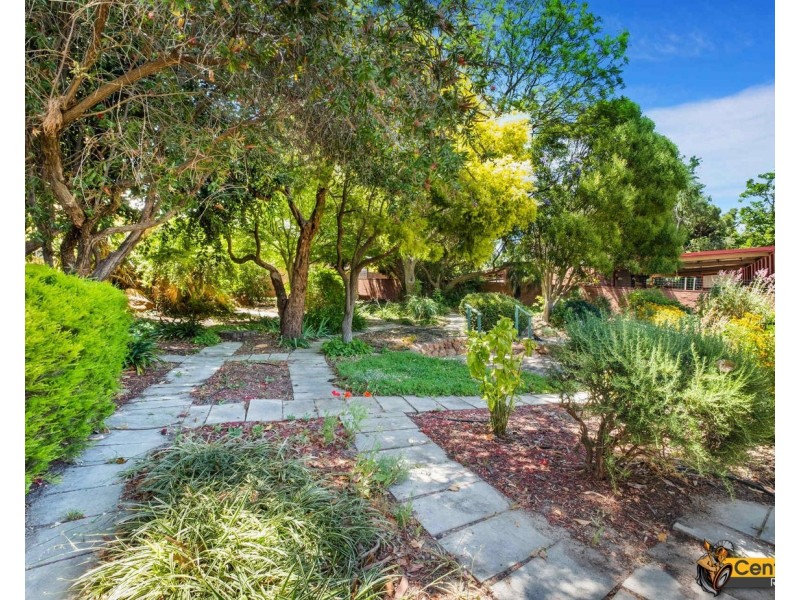 7 Robert Road, Kalamunda WA 6076