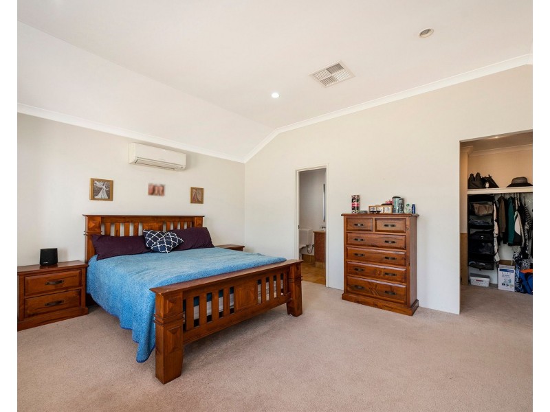 13 Foxton Blvd, High Wycombe WA 6057