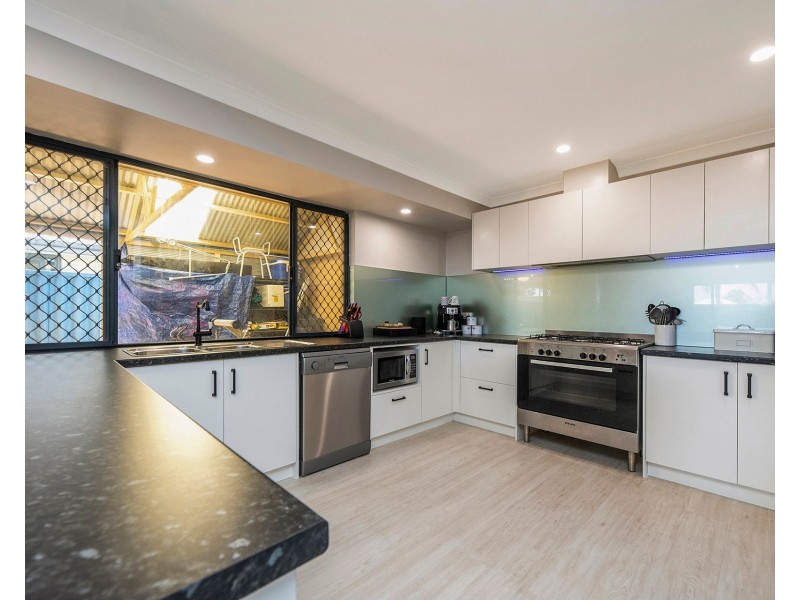 13 Foxton Blvd, High Wycombe WA 6057