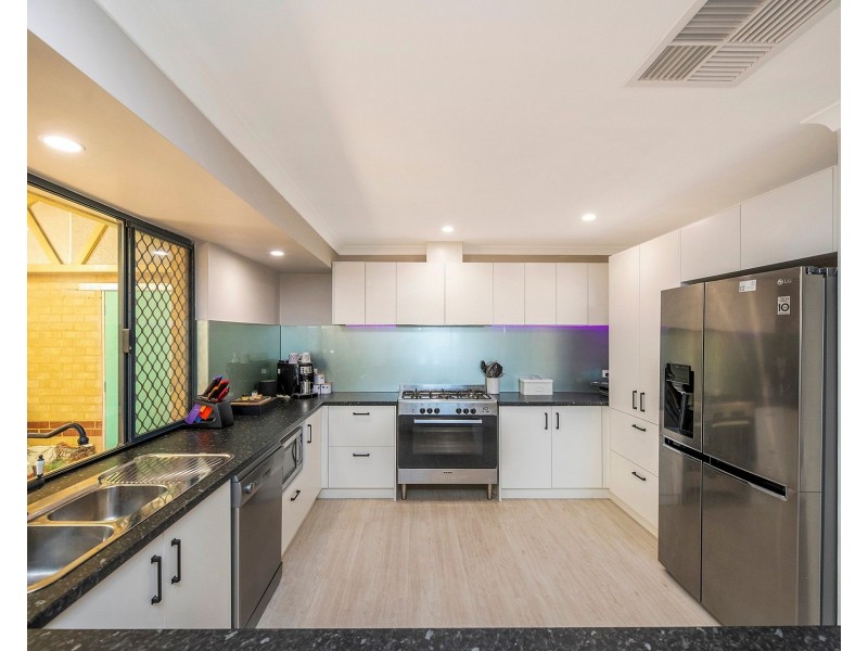 13 Foxton Blvd, High Wycombe WA 6057
