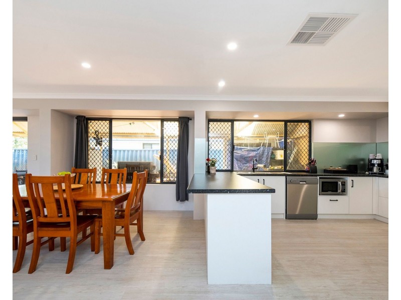 13 Foxton Blvd, High Wycombe WA 6057