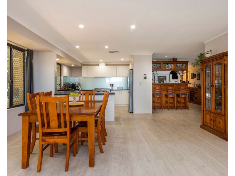 13 Foxton Blvd, High Wycombe WA 6057