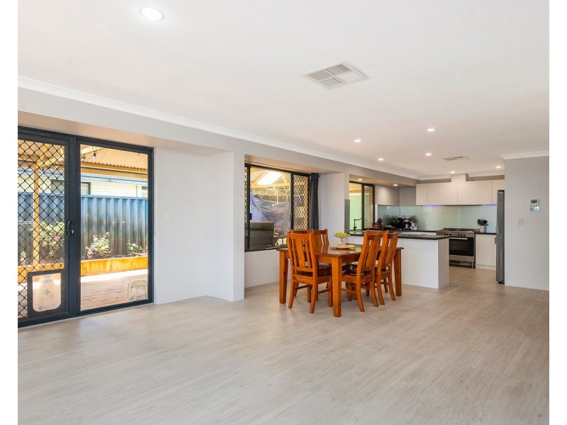 13 Foxton Blvd, High Wycombe WA 6057