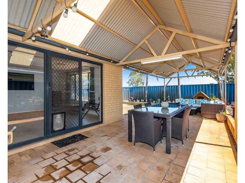 13 Foxton Blvd, High Wycombe WA 6057