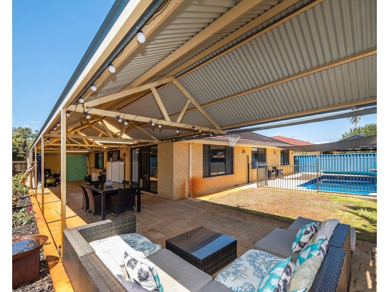 13 Foxton Blvd, High Wycombe WA 6057