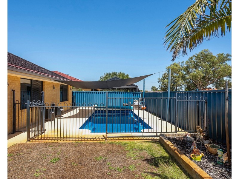 13 Foxton Blvd, High Wycombe WA 6057
