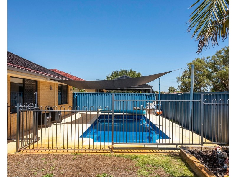 13 Foxton Blvd, High Wycombe WA 6057