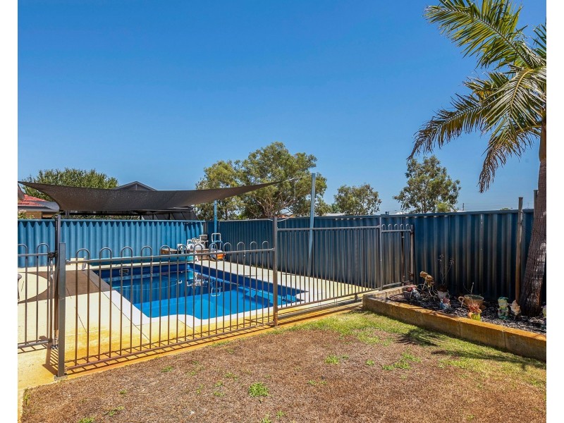 13 Foxton Blvd, High Wycombe WA 6057