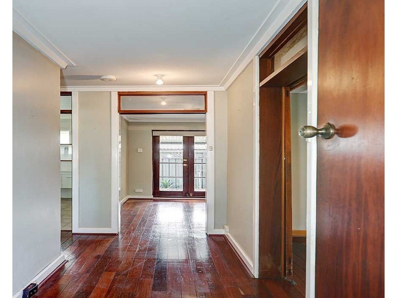 18 Macao Road, High Wycombe WA 6057