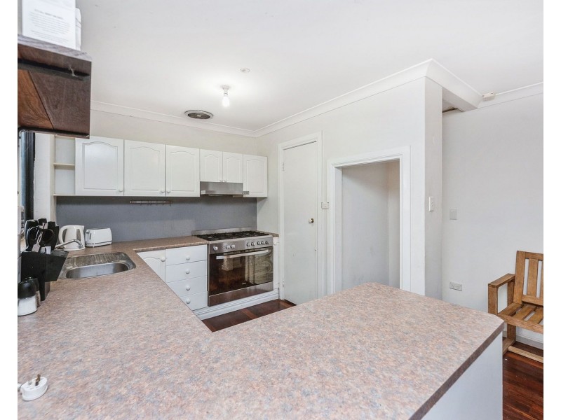 6 Wycombe Rd, High Wycombe WA 6057